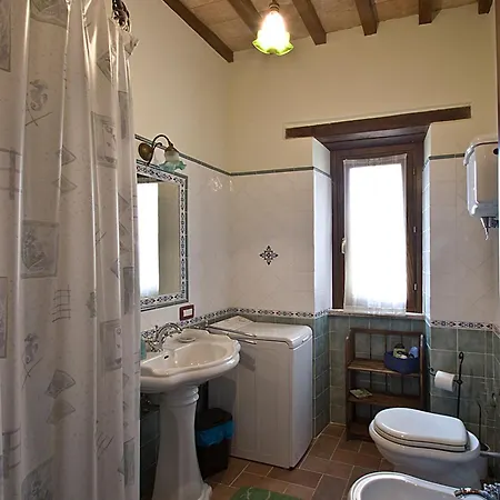 Casale Del Monsignore Bed & Breakfast 4*