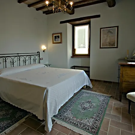 Casale Del Monsignore B&B