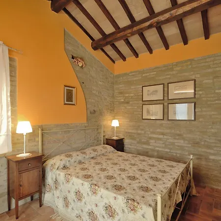 Frühstückspension Casale Del Monsignore 4*